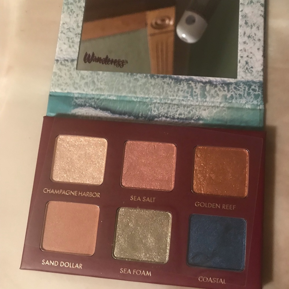 Eyeshadow palette